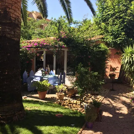 בית נופש Villa Charme קבלייר-סור-מר